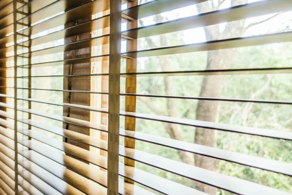 persianas venecianas de madera para interiores